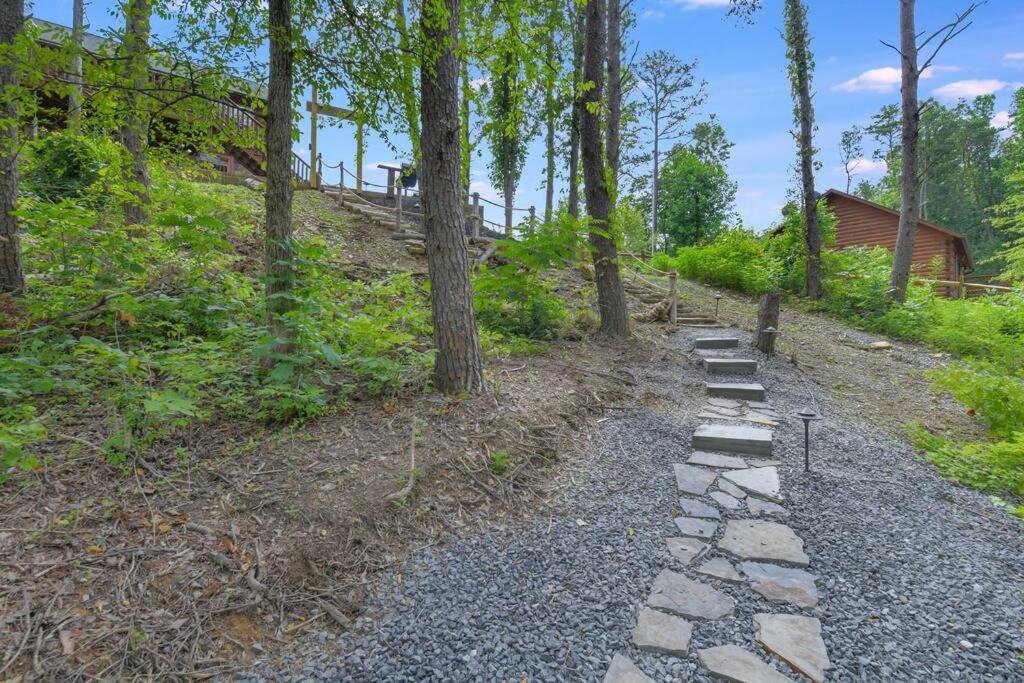 Enchanted Forest Cabin And Teepee! Lights & Laser Show! Private Hot Tub! Unique Stay! Севьервилл Экстерьер фото