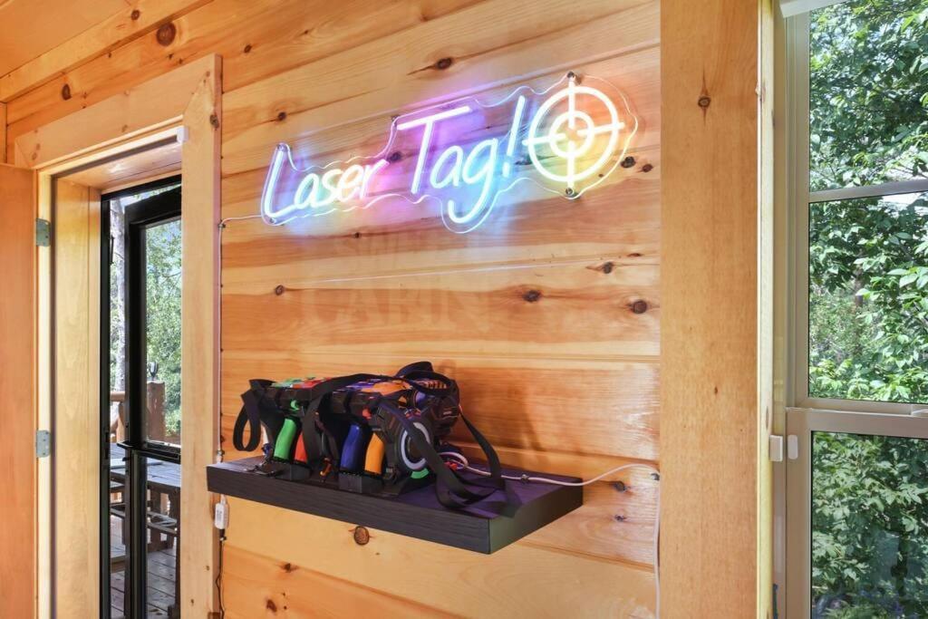 Enchanted Forest Cabin And Teepee! Lights & Laser Show! Private Hot Tub! Unique Stay! Севьервилл Экстерьер фото