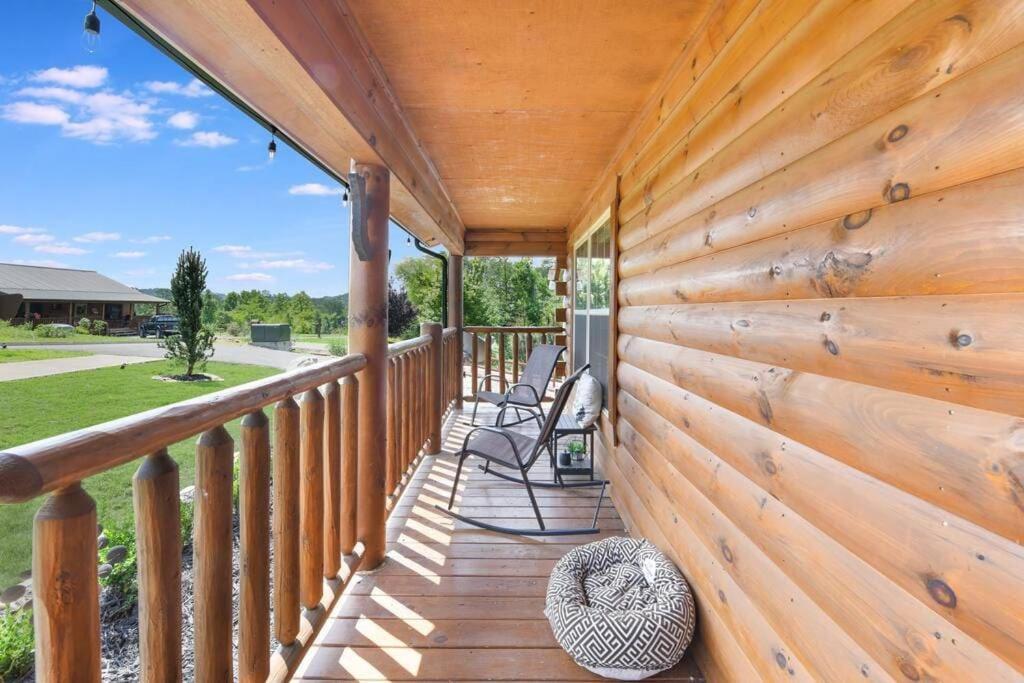Enchanted Forest Cabin And Teepee! Lights & Laser Show! Private Hot Tub! Unique Stay! Севьервилл Экстерьер фото