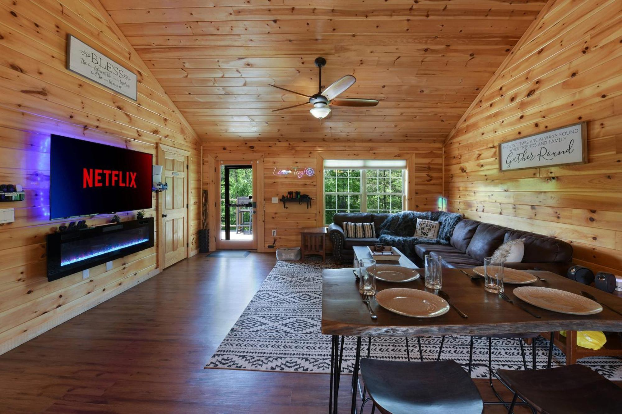 Enchanted Forest Cabin And Teepee! Lights & Laser Show! Private Hot Tub! Unique Stay! Севьервилл Экстерьер фото