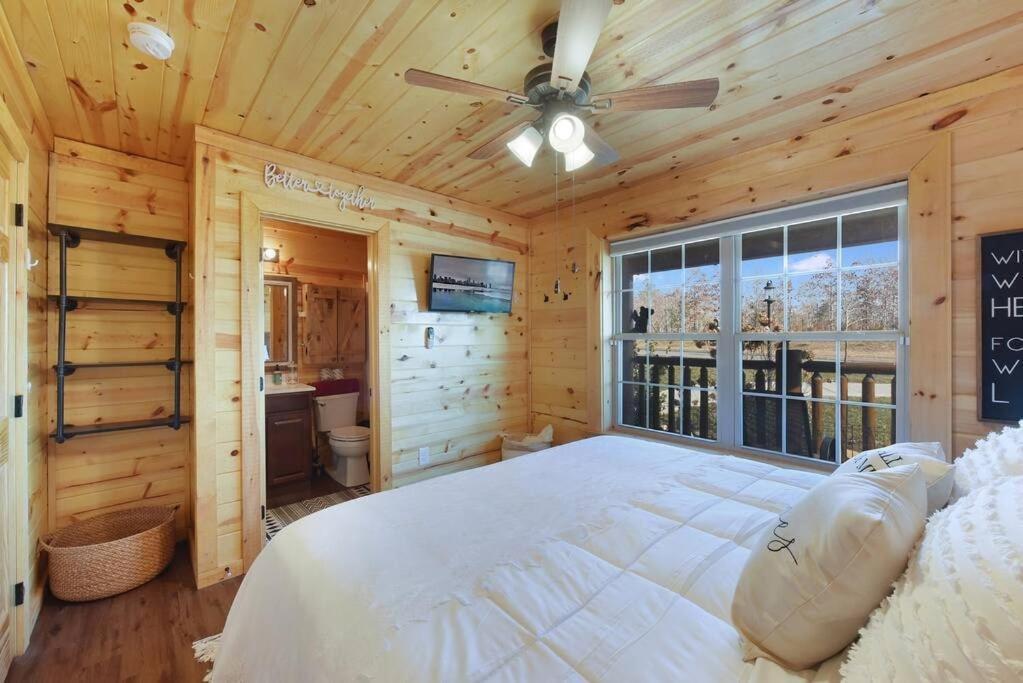 Enchanted Forest Cabin And Teepee! Lights & Laser Show! Private Hot Tub! Unique Stay! Севьервилл Экстерьер фото